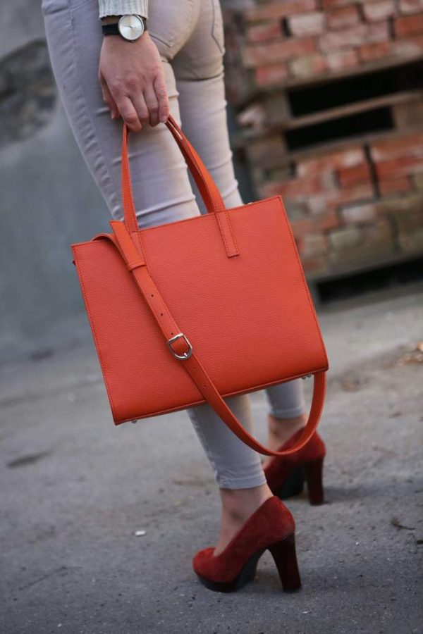 Una Vita Classic spring leather square handbag